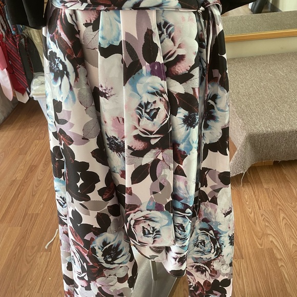 Formal mid ankle dress by R & M Richard’s size 16W black with multi colored bott - Picture 3 of 9